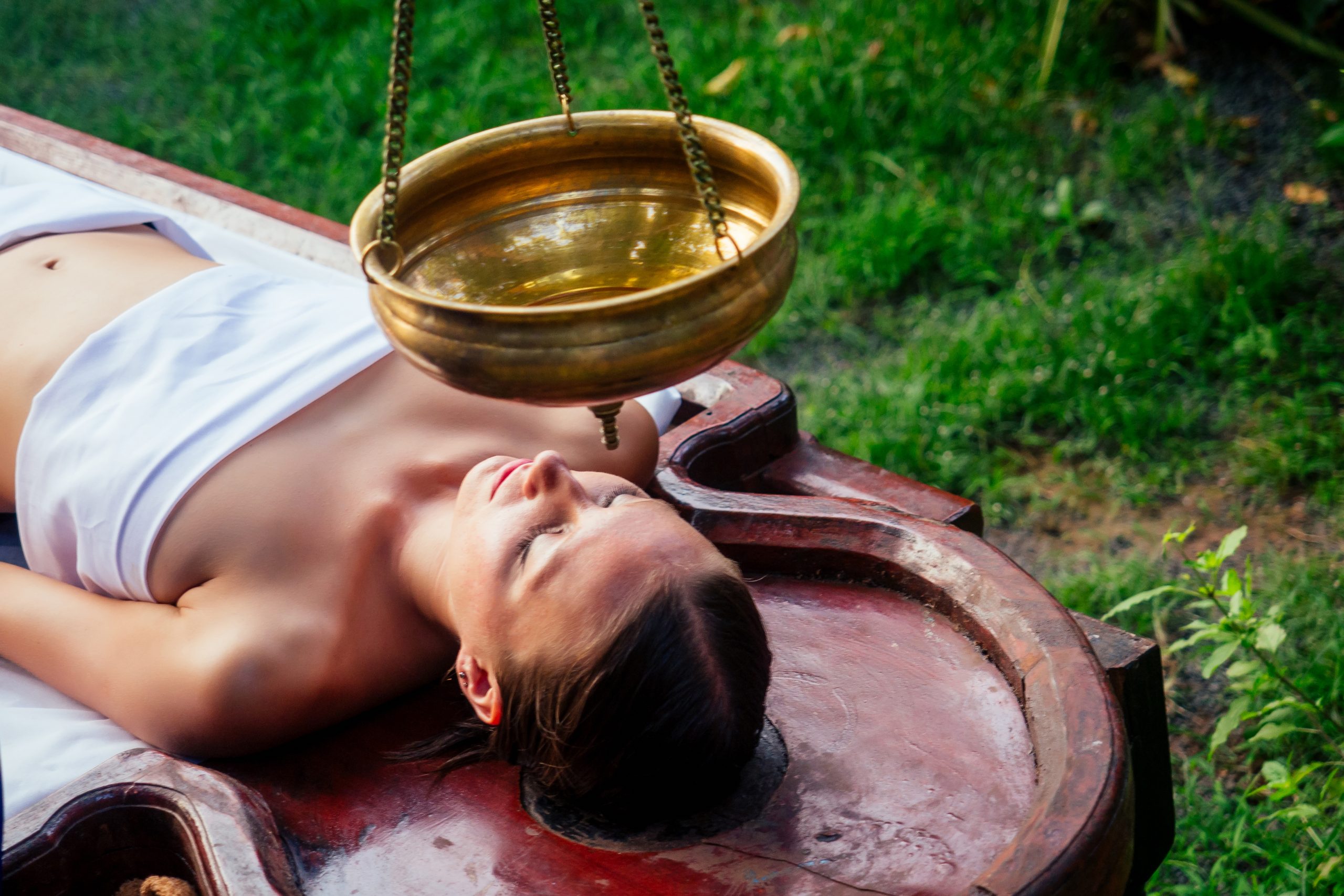 ayurveda-massage-alternative-healing-therapy-beaut-2024-10-30-20-50-24-utc